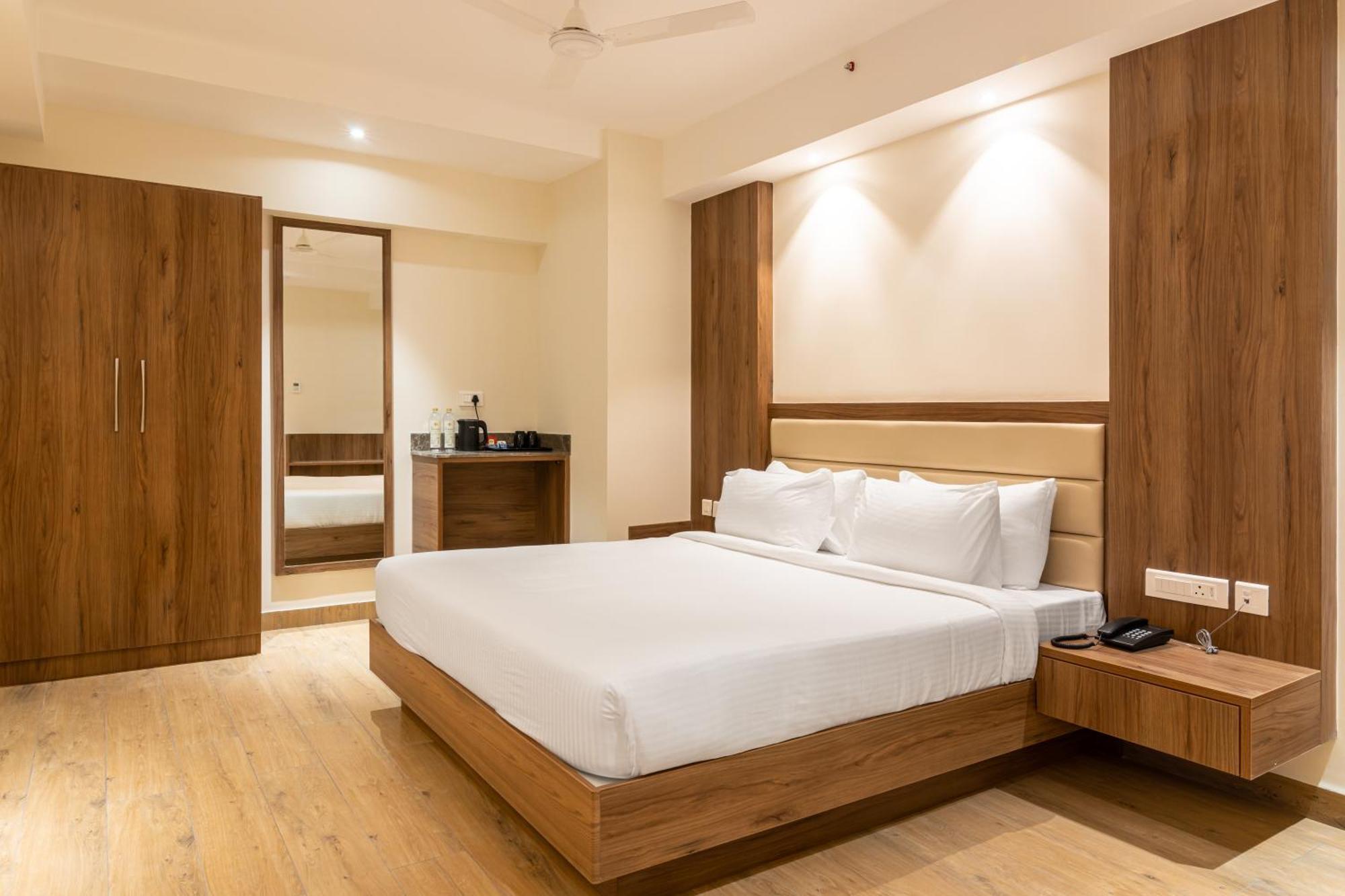 Royal Embassy Hotel Erode Exterior foto